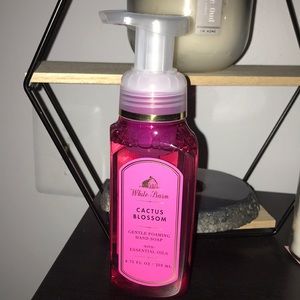 Bath & Body Works NEW hand soap